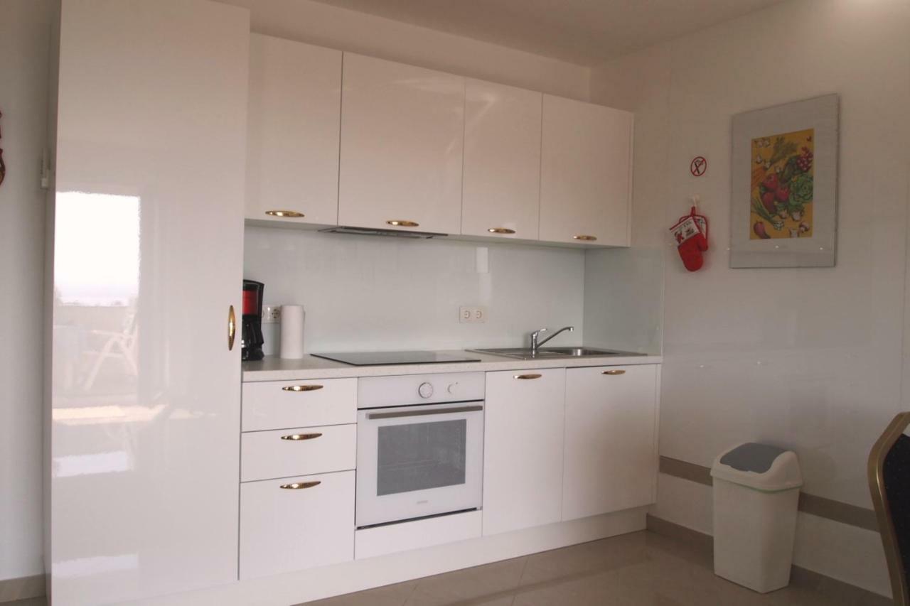 Open Hus Appartement Krvavica Buitenkant foto